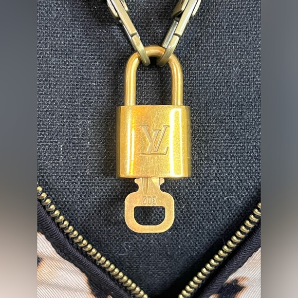 Calvin Klein blk & tan leopard print top. NWOT - Picture 3 of 7